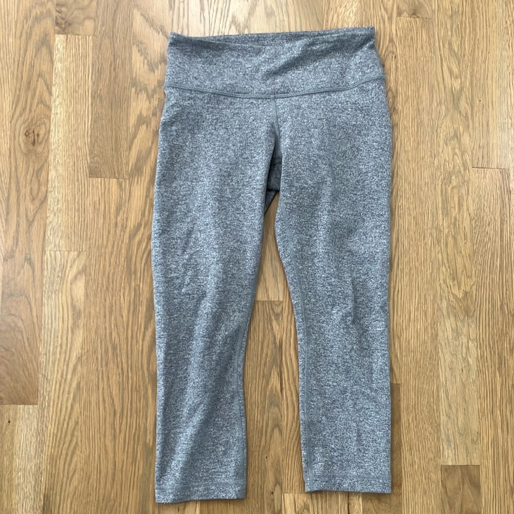 Lululemon Women's Gray Athletic Capri 7/8 Cropped Leggings Pants